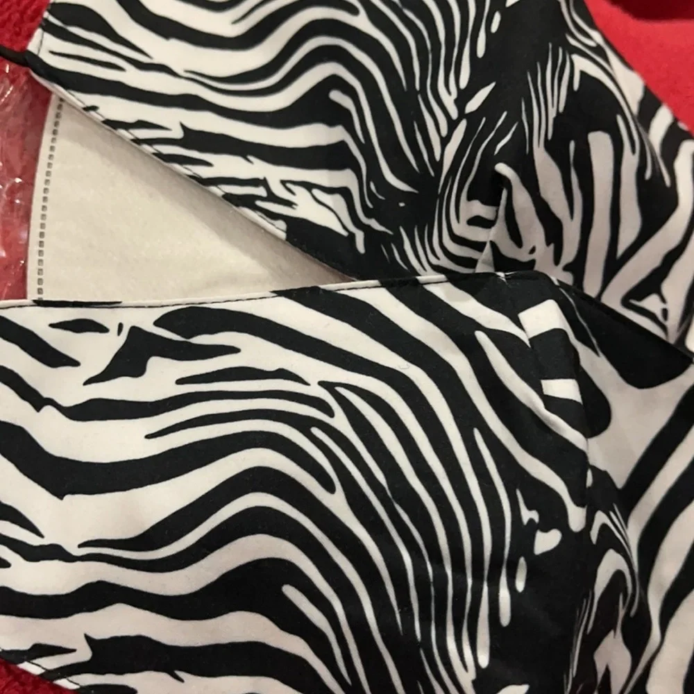 New set/2 Zebra face masks